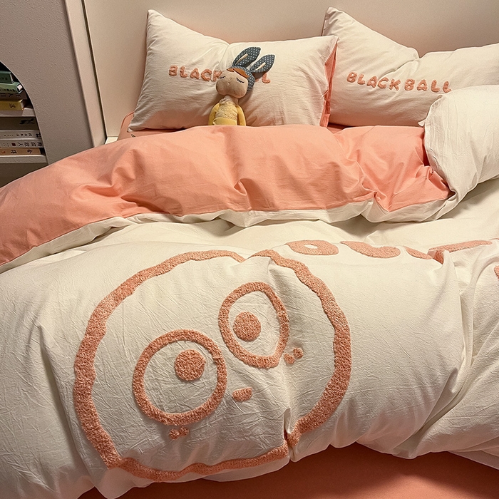 91家纺网 家纺一手货源 找家纺 眠帛家居 2024新款水洗棉毛巾绣四件套-煤球系列 奶油粉