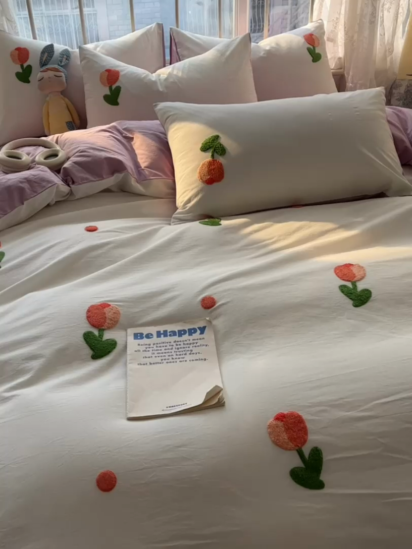 91家纺网 家纺一手货源 找家纺 眠帛家居 2024新款水洗棉奶油小清新毛巾绣四件套早春系列 郁金香奶油紫