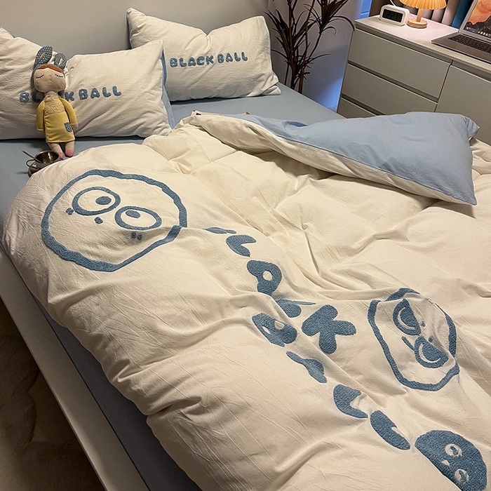 91家纺网 家纺一手货源 找家纺 眠帛家居 2024新款水洗棉毛巾绣四件套-煤球系列 天空蓝