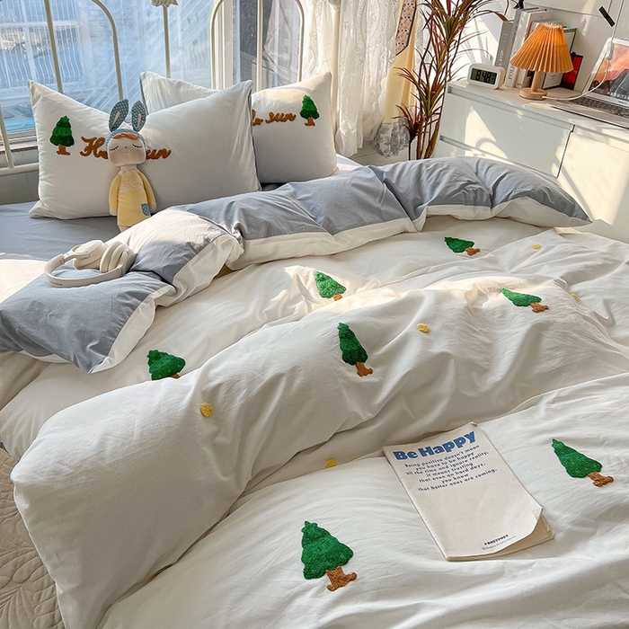 91家纺网 家纺一手货源 找家纺 眠帛家居 2024新款水洗棉奶油小清新毛巾绣四件套早春系列 圣诞树蓝灰