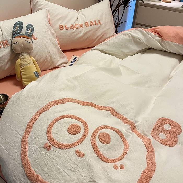 91家纺网 家纺一手货源 找家纺 眠帛家居 2024新款水洗棉毛巾绣四件套-煤球系列 奶油粉