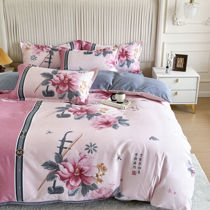 91家纺网 家纺一手货源 找家纺 优尚家纺 2025新款亲肤磨毛新国风大版系列四件套 红胡清颜