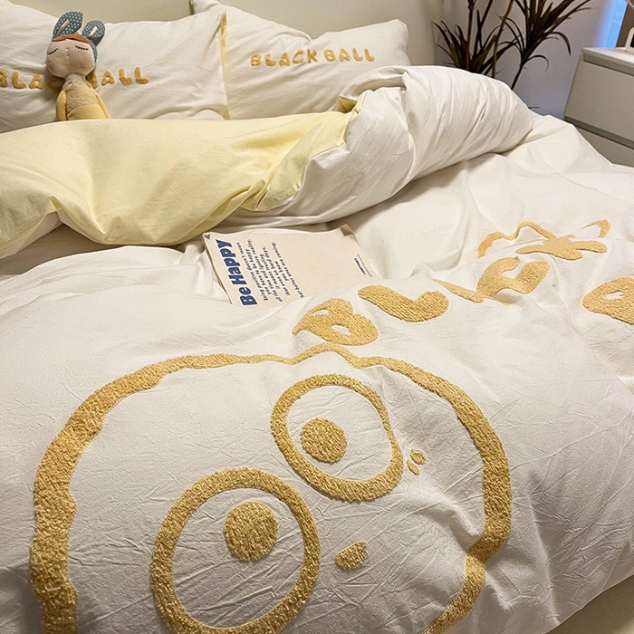 91家纺网 家纺一手货源 找家纺 眠帛家居 2024新款水洗棉毛巾绣四件套-煤球系列 奶黄