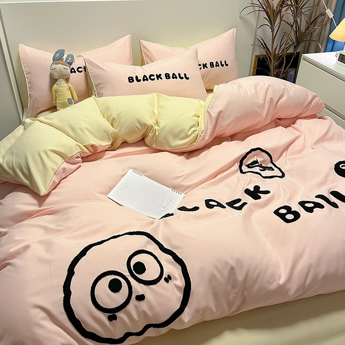 91家纺网 家纺一手货源 找家纺 眠帛家居 2024新款水洗棉毛巾绣四件套-煤球系列 奶油粉-奶黄