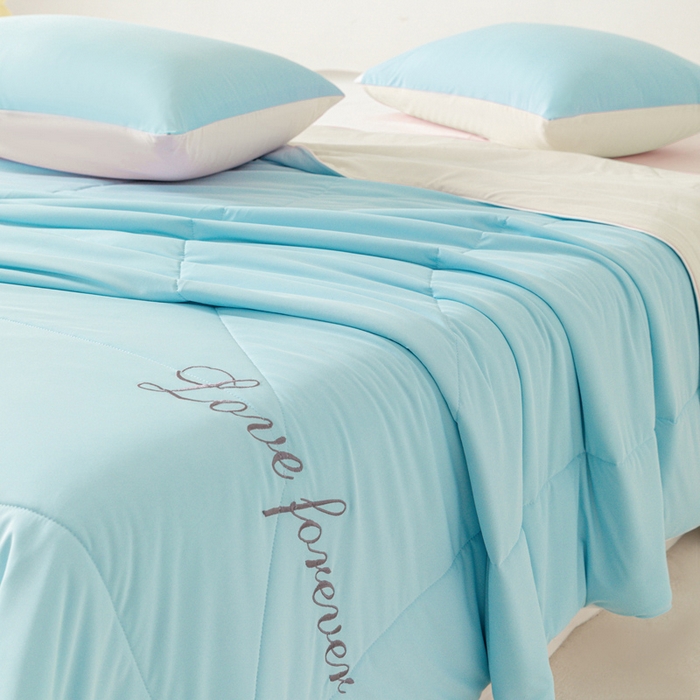 91家纺网 家纺一手货源 找家纺 佳居缘 2024新款纯色绣花冰氨夏被 冰清兰