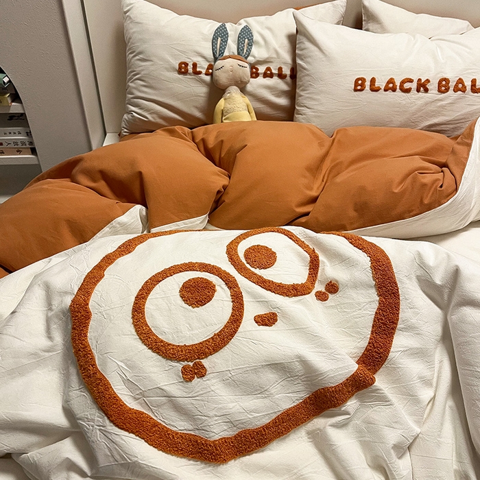 91家纺网 家纺一手货源 找家纺 眠帛家居 2024新款水洗棉毛巾绣四件套-煤球系列 焦糖