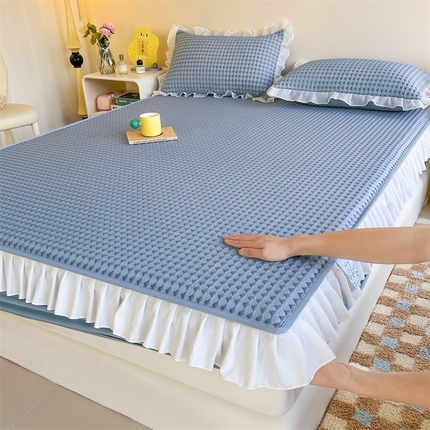 91家纺网 家纺一手货源 找家纺 （总）屹成家纺 2024新款PE高分子凉豆豆冰丝凉席床笠款