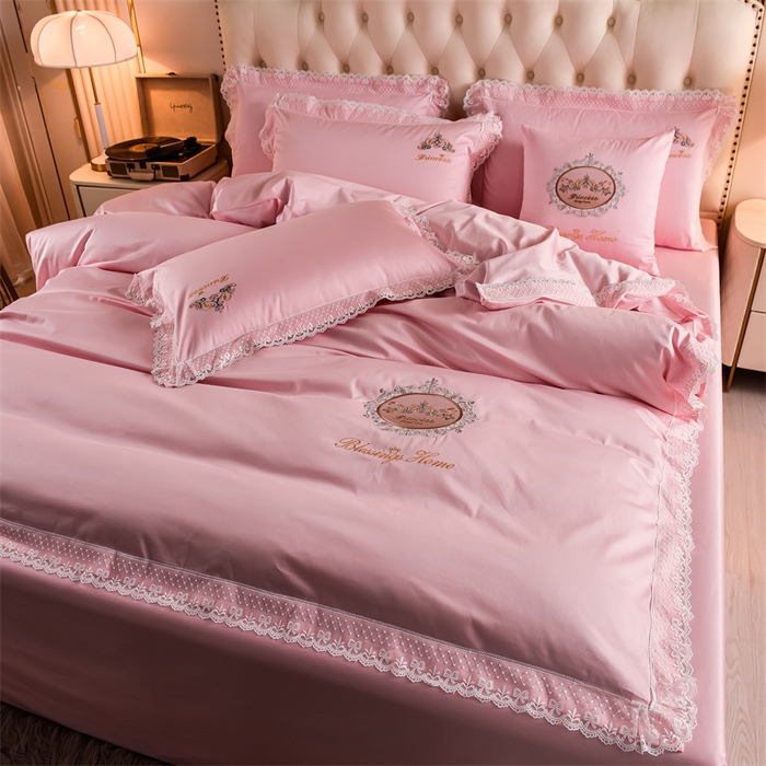 91家纺网 家纺一手货源 找家纺 瑞驰家纺 2024新款长绒棉爱丽丝公主四件套系列  精美法式轻奢风四件套系列 爱丽丝公主-粉色