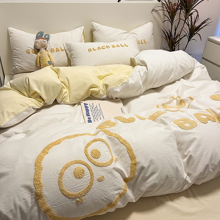 91家纺网 家纺一手货源 找家纺 眠帛家居 2024新款水洗棉毛巾绣四件套-煤球系列 奶黄