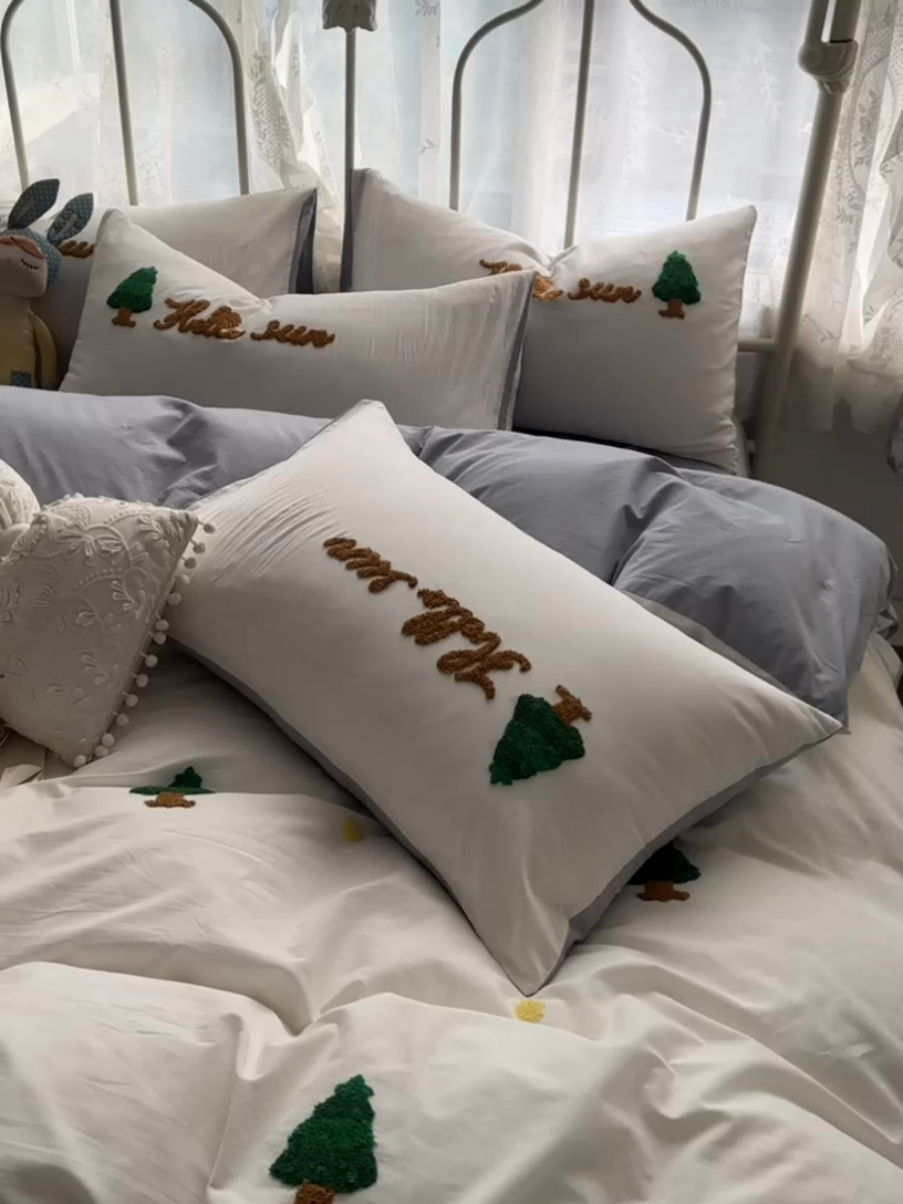 91家纺网 家纺一手货源 找家纺 眠帛家居 2024新款水洗棉奶油小清新毛巾绣四件套早春系列 圣诞树蓝灰