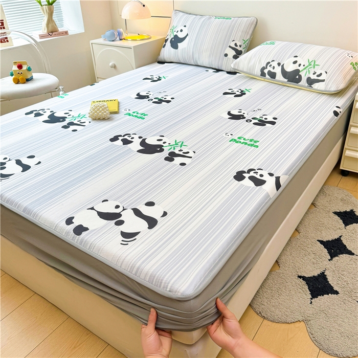 91家纺网 家纺一手货源 找家纺 喜居 2024新款碳光冰丝席床笠款 熊猫乐园