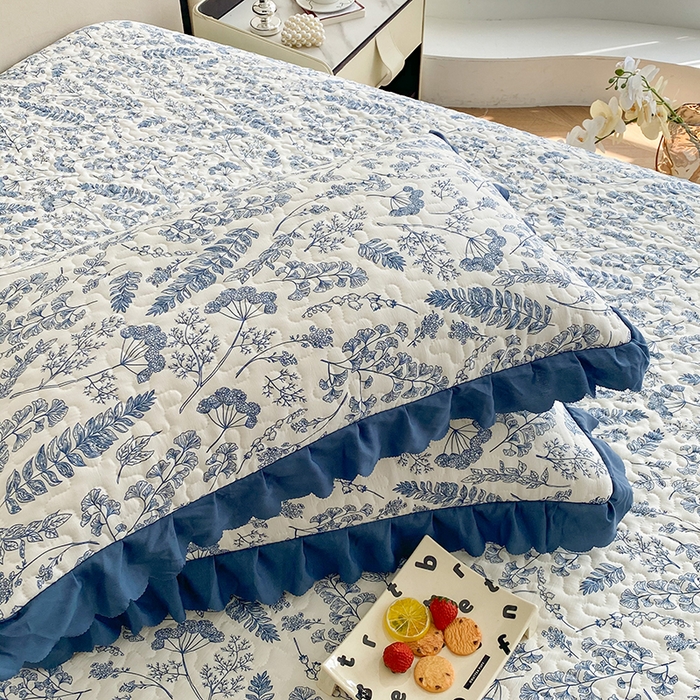 91家纺网 家纺一手货源 找家纺 艺慕家纺 2025新款水洗棉麻双层纱夏被床盖四件套 青花瓷