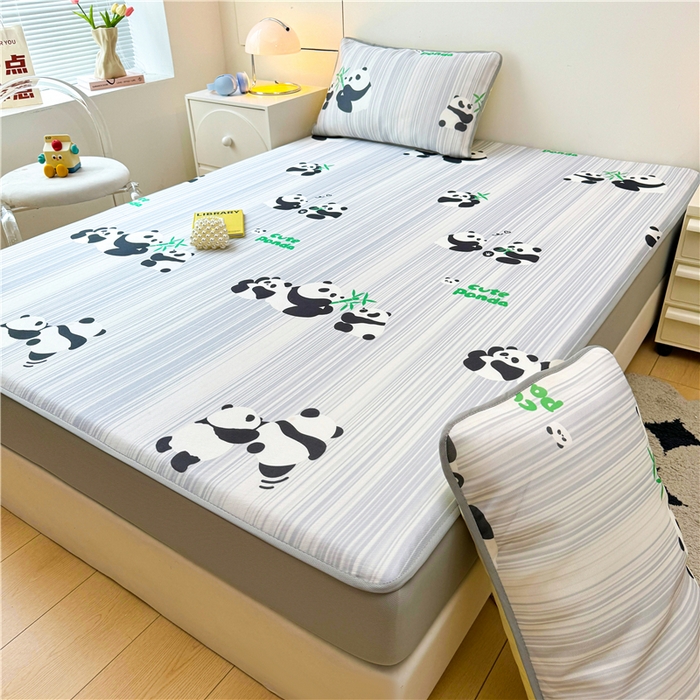 91家纺网 家纺一手货源 找家纺 喜居 2024新款碳光冰丝席床笠款 熊猫乐园