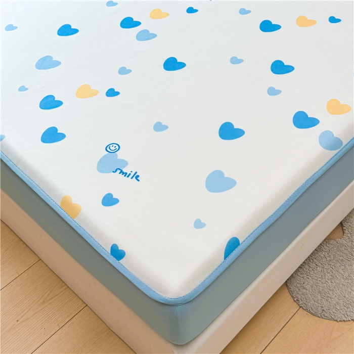 91家纺网 家纺一手货源 找家纺 喜居 2024新款碳光冰丝席床笠款 蓝色爱心