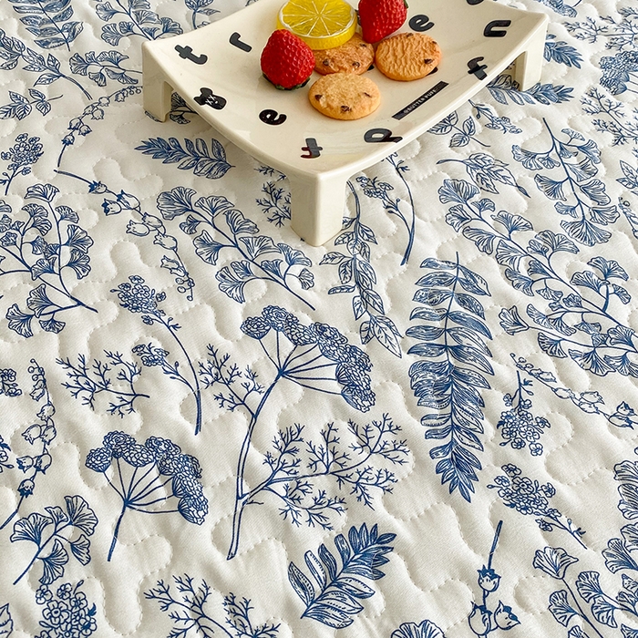 91家纺网 家纺一手货源 找家纺 艺慕家纺 2025新款水洗棉麻双层纱夏被床盖四件套 青花瓷