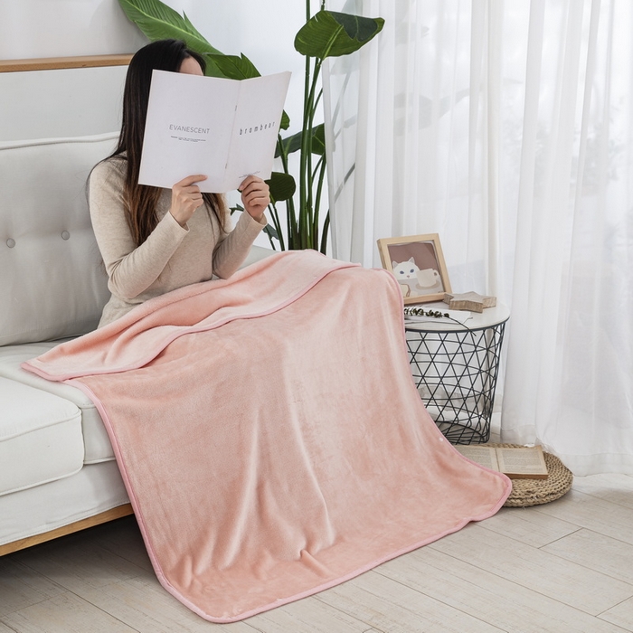 91家纺网 家纺一手货源 找家纺 恋尚羽 2025秋冬爆款印花披肩毯盖毯粉玉