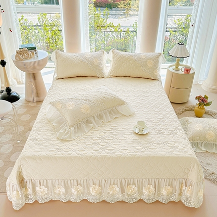 91家纺网 家纺一手货源 找家纺 罗艺轩 2024新款公主风水洗棉全夹棉床盖款三件套-盛宴 盛宴-牛乳白