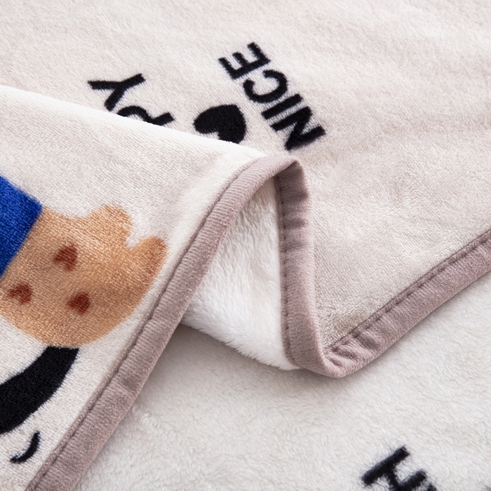 91家纺网 家纺一手货源 找家纺 恋尚羽 2025秋冬爆款印花披肩毯盖毯腊肠狗