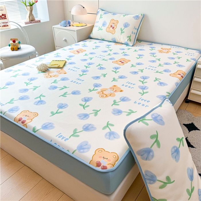 91家纺网 家纺一手货源 找家纺 喜居 2024新款碳光冰丝席床笠款 花丛熊