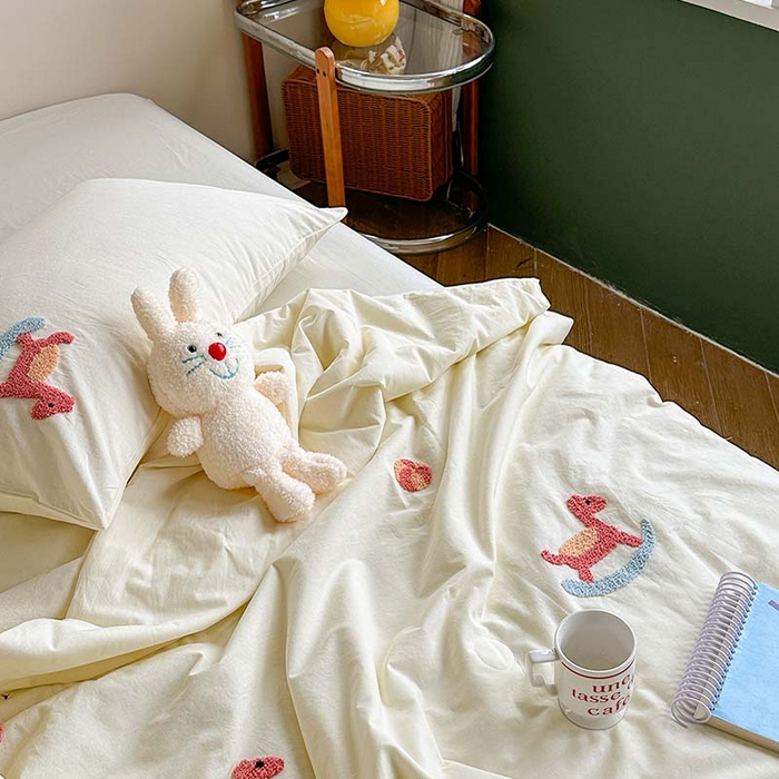 91家纺网 家纺一手货源 找家纺 柚子 2024新款全棉水洗新疆棉夏被四件套 摇摇马