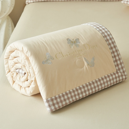 91家纺网 家纺一手货源 找家纺 （总）简如 2025新款A类全棉水洗棉棉花夏被四件套-蝶舞