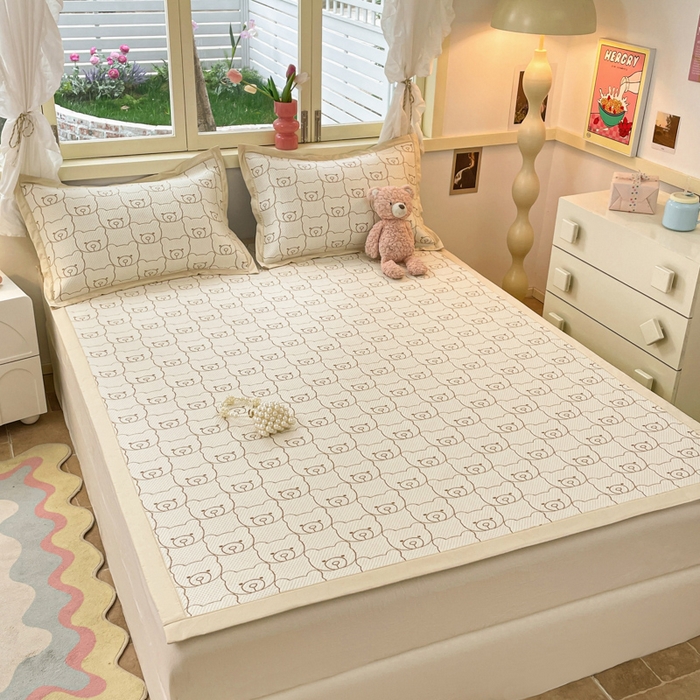 91家纺网 家纺一手货源 找家纺 慕澄 2024新款A类PE提花凉感豆豆复合款凉席 提花豆豆-小熊头-咖