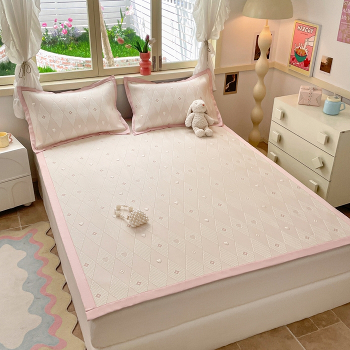 91家纺网 家纺一手货源 找家纺 慕澄 2024新款A类PE提花凉感豆豆复合款凉席 提花豆豆-菱格粉