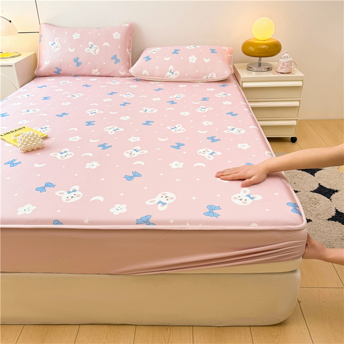 91家纺网 家纺一手货源 找家纺 喜居 2024新款碳光冰丝席床笠款 可爱兔