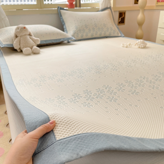 91家纺网 家纺一手货源 找家纺 慕澄 2024新款A类PE提花凉感豆豆复合款凉席 提花豆豆-雪花蓝