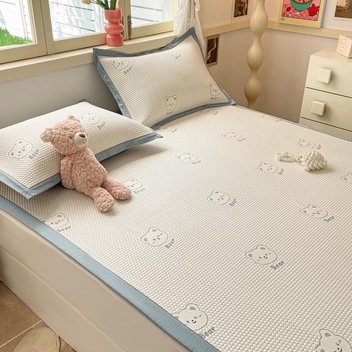 91家纺网 家纺一手货源 找家纺 慕澄 2024新款A类PE提花凉感豆豆复合款凉席 提花豆豆-bear蓝