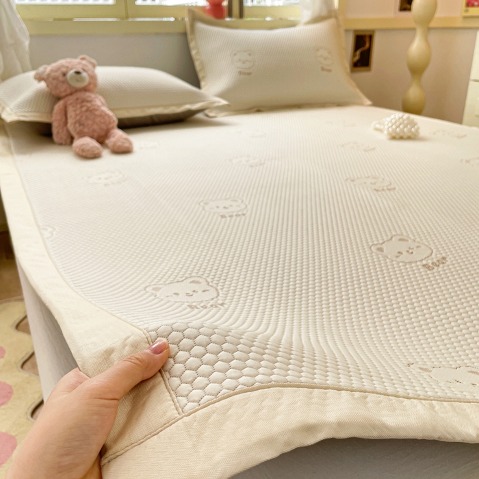 91家纺网 家纺一手货源 找家纺 慕澄 2024新款A类PE提花凉感豆豆复合款凉席 提花豆豆-bear咖