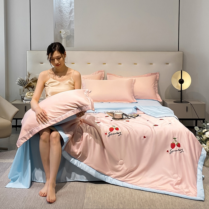 91家纺网 家纺一手货源 找家纺 澳梵 2024新款莫代尔夏被四件套 草莓粉