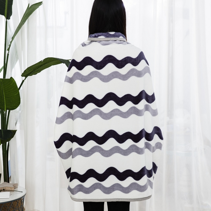 91家纺网 家纺一手货源 找家纺 恋尚羽 2025秋冬爆款印花披肩毯盖毯曲线