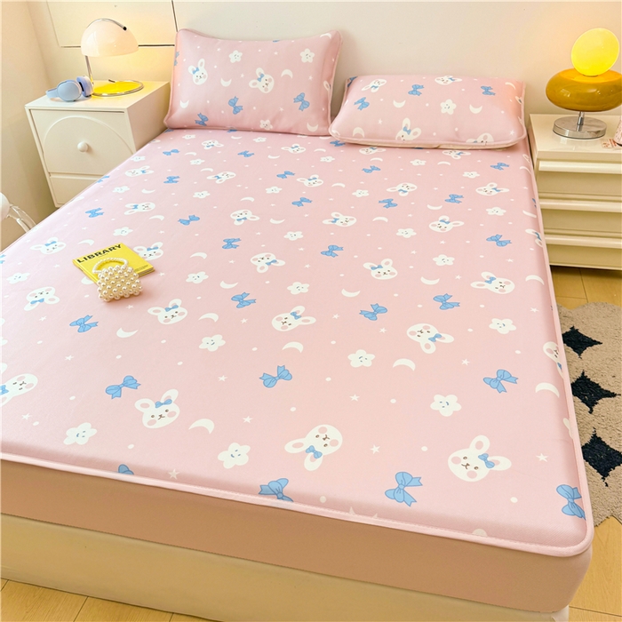 91家纺网 家纺一手货源 找家纺 喜居 2024新款碳光冰丝席床笠款 可爱兔