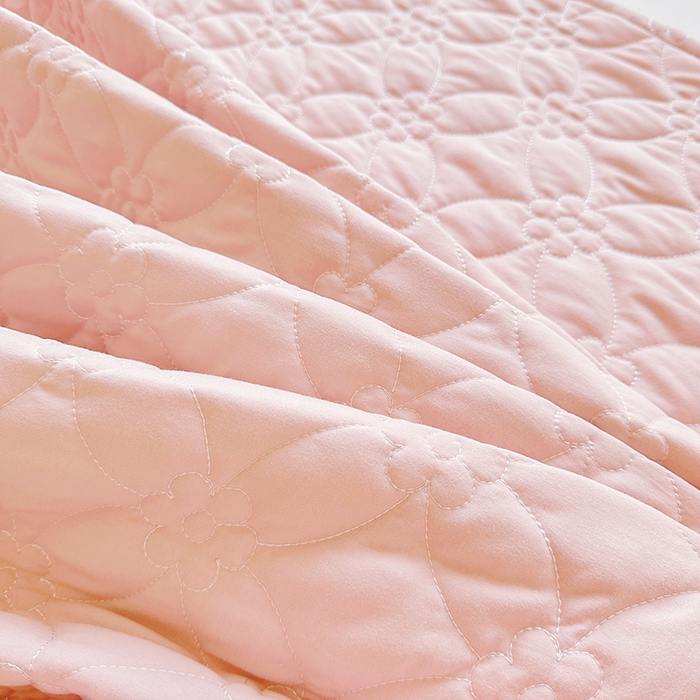 91家纺网 家纺一手货源 找家纺 罗艺轩 2024新款公主风水洗棉全夹棉床盖款三件套-盛宴 盛宴-少女粉