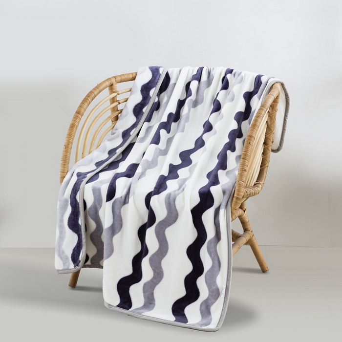 91家纺网 家纺一手货源 找家纺 恋尚羽 2025秋冬爆款印花披肩毯盖毯曲线