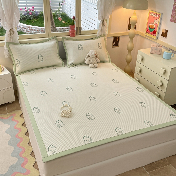 91家纺网 家纺一手货源 找家纺 慕澄 2024新款A类PE提花凉感豆豆复合款凉席 提花豆豆-小恐龙绿