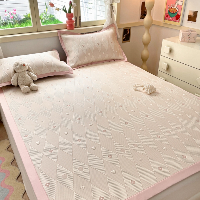 91家纺网 家纺一手货源 找家纺 慕澄 2024新款A类PE提花凉感豆豆复合款凉席 提花豆豆-菱格粉