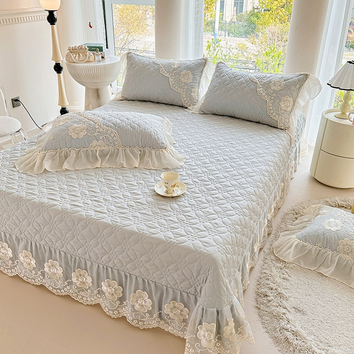 91家纺网 家纺一手货源 找家纺 罗艺轩 2024新款公主风水洗棉全夹棉床盖款三件套-盛宴 盛宴-迷雾灰