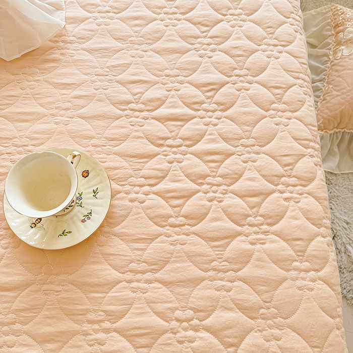 91家纺网 家纺一手货源 找家纺 罗艺轩 2024新款公主风水洗棉全夹棉床盖款三件套-盛宴 盛宴-香槟