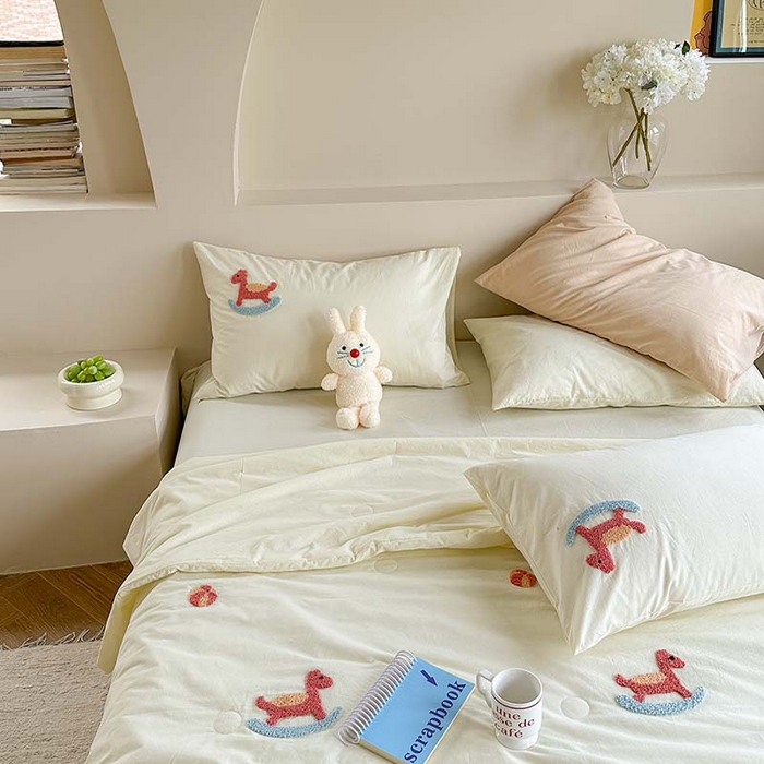 91家纺网 家纺一手货源 找家纺 柚子 2024新款全棉水洗新疆棉夏被四件套 摇摇马