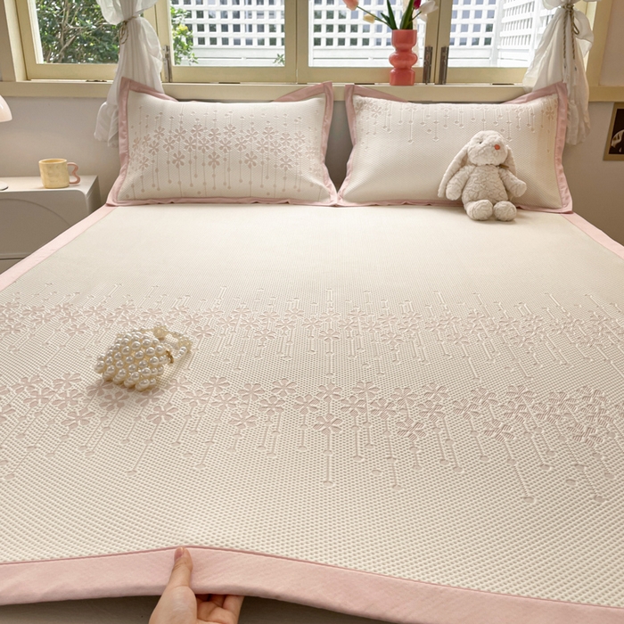 91家纺网 家纺一手货源 找家纺 慕澄 2024新款A类PE提花凉感豆豆复合款凉席 提花豆豆-雪花粉