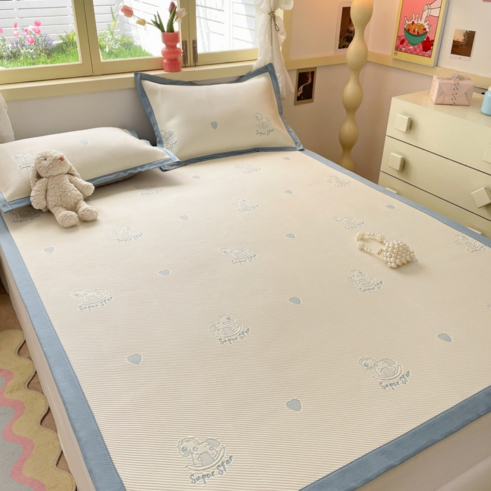 91家纺网 家纺一手货源 找家纺 慕澄 2024新款A类PE提花凉感豆豆复合款凉席 提花豆豆-小木马蓝