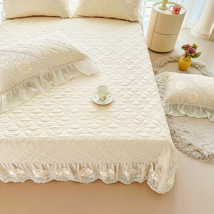 91家纺网 家纺一手货源 找家纺 罗艺轩 2024新款公主风水洗棉全夹棉床盖款三件套-盛宴 盛宴-牛乳白