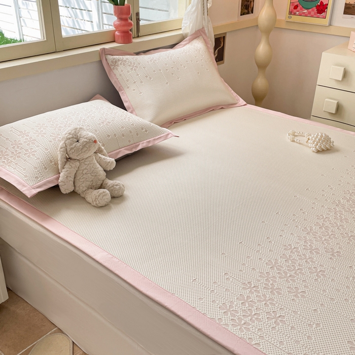 91家纺网 家纺一手货源 找家纺 慕澄 2024新款A类PE提花凉感豆豆复合款凉席 提花豆豆-雪花粉