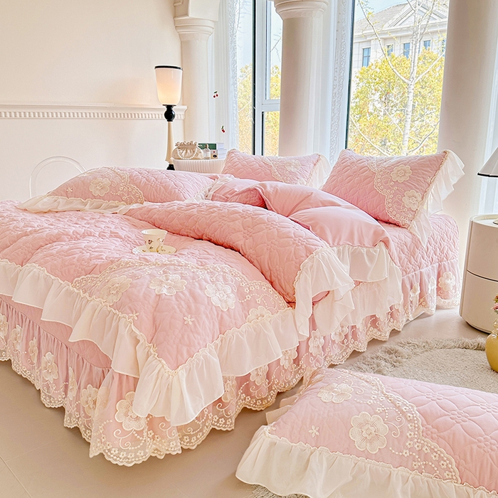 91家纺网 家纺一手货源 找家纺 罗艺轩 2024新款公主风水洗棉全夹棉床盖款四件套-盛宴 盛宴-少女粉