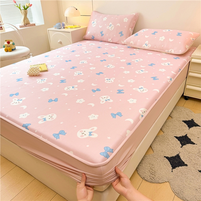 91家纺网 家纺一手货源 找家纺 喜居 2024新款碳光冰丝席床笠款 可爱兔