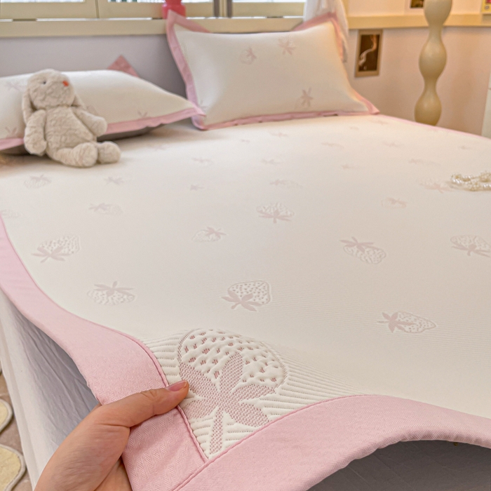 91家纺网 家纺一手货源 找家纺 慕澄 2024新款A类PE提花凉感豆豆复合款凉席 提花豆豆-草莓粉