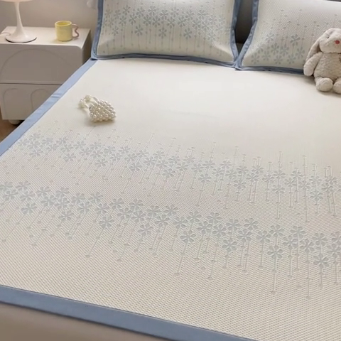 91家纺网 家纺一手货源 找家纺 慕澄 2024新款A类PE提花凉感豆豆复合款凉席 提花豆豆-雪花蓝