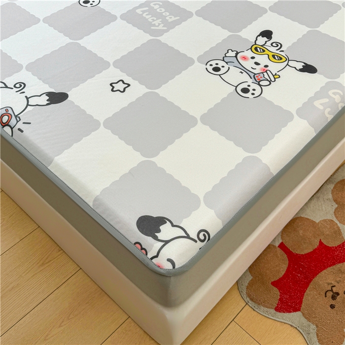 91家纺网 家纺一手货源 找家纺 喜居 2024新款碳光冰丝席床笠款 欢乐狗